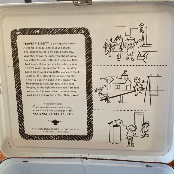 Vintage Plaid Lunch Box with Thermos - Picture 2 of 9